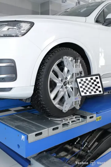 Стенд 3D сход-развал для легковых автомобилей напольный Техновектор 7202 T