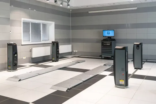 Стенд сход-развал бесконтактный Техновектор P 8214 для легковых автомобилей напольный