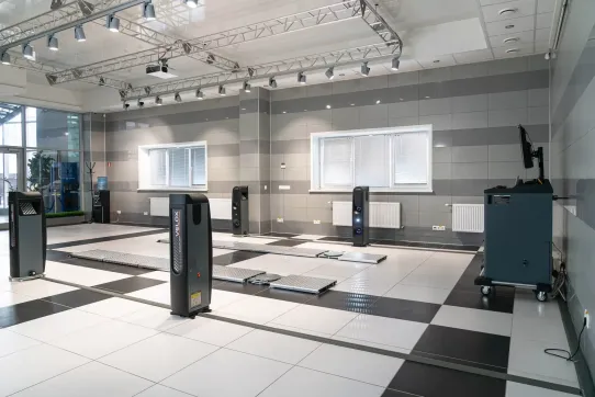 Стенд сход-развал бесконтактный Техновектор P 8214 для легковых автомобилей напольный