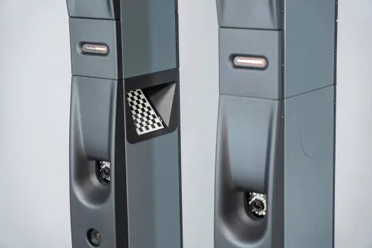 Стенд сход-развал бесконтактный напольный для легковых автомобилей Техновектор P 8218