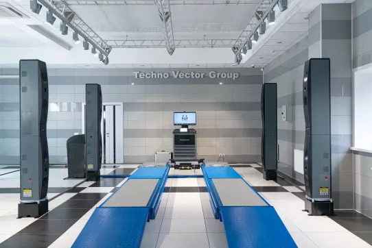 Стенд сход-развал бесконтактный напольный для легковых автомобилей Техновектор P 8218