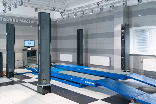 Стенд сход-развал бесконтактный напольный для легковых автомобилей Техновектор P 8218