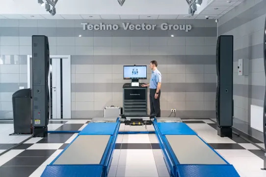 Стенд сход-развал бесконтактный напольный для легковых автомобилей Техновектор P 8218