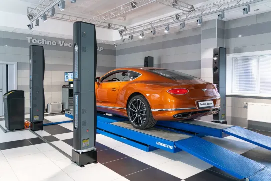 Стенд сход-развал бесконтактный напольный для легковых автомобилей Техновектор P 8218