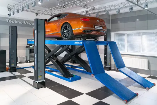 Стенд сход-развал бесконтактный напольный для легковых автомобилей Техновектор P 8218