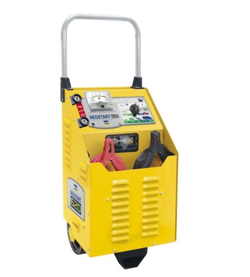 Пуско-зарядное устройство для аккумуляторов 12В и 24В с пусковым током 620А 025288 GYS