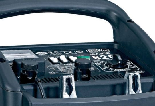 Пуско-зарядное устройство для 12В и 24В аккумуляторов с пусковым током 570A MAJOR 620 Blueweld