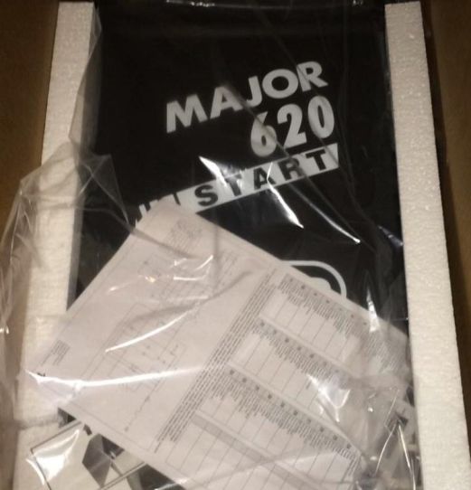 Пуско-зарядное устройство для 12В и 24В аккумуляторов с пусковым током 570A MAJOR 620 Blueweld