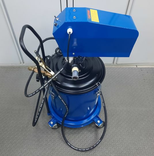 Нагнетатель смазки электрический от сети 220 В, с емкостью 38 л, передвижной на колесах  EQFS ES-60700_220