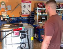 Видеообзор товара Мини АЗС для дизельного топлива 220в artaz panther1000-1303 еврокуб заправочный модуль