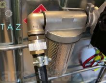 Видеообзор товара Мобильная заправка для дизельного топлива 12в Artaz iron1000-1706def с фильтром грубой очистки автоматическим пистолетом еврокуб заправочный модуль