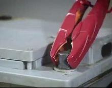 Видеообзор Как зарядить аккумулятор автомобиля?