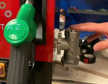 Видеообзор товара Топливораздаточная колонка 220в 60 л.мин. ARTAZ Spectrum MAXI 60-220 Видеообзор товара Топливораздаточная колонка 220в 60 л.мин. ARTAZ Spectrum MAXI 60-220