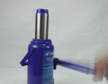 Домкрат бутылочный T20216 AE&T 16т