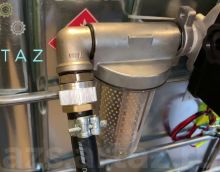 Видеообзор товара Мобильная заправка для дизельного топлива 12в Artaz iron1000-1706def с фильтром грубой очистки автоматическим пистолетом еврокуб заправочный модуль