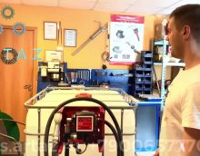 Видеообзор товара Мини АЗС для дизельного топлива 220в Artaz helios1000-0603 еврокуб заправочный модуль Видеообзор товара Мини АЗС для дизельного топлива 220в Artaz helios1000-0603 еврокуб заправочный модуль